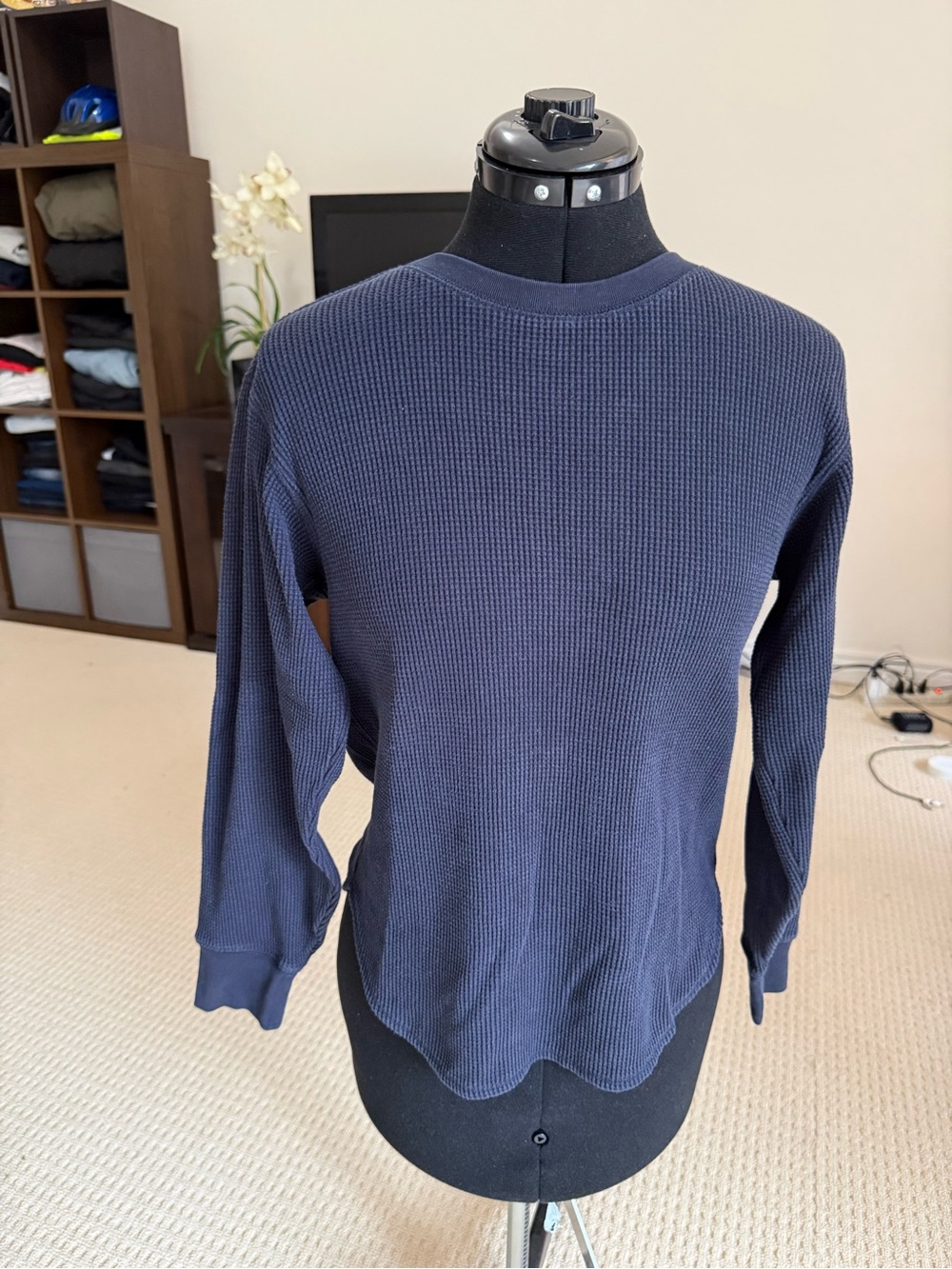Uniqlo Men's Crewneck Waffle Knit Sweater in Navy Blue